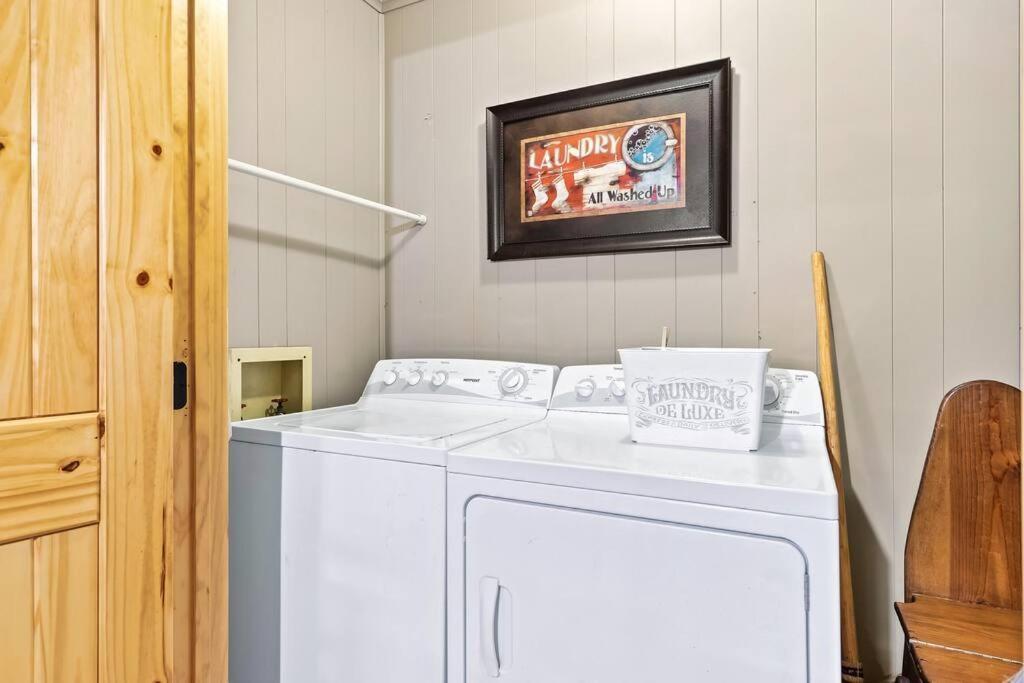Beautiful Chalet With Fireplace And Large Game Room Gatlinburg Ngoại thất bức ảnh