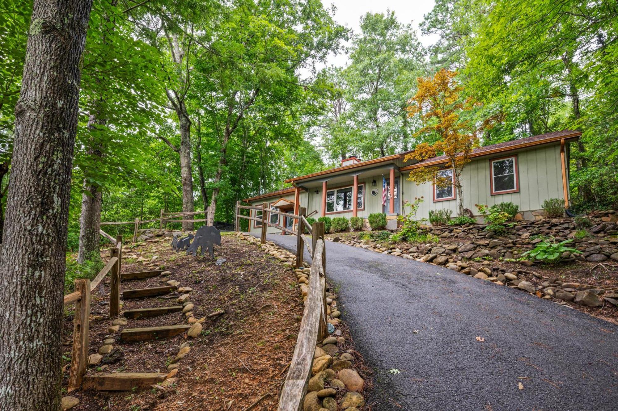 Beautiful Chalet With Fireplace And Large Game Room Gatlinburg Ngoại thất bức ảnh