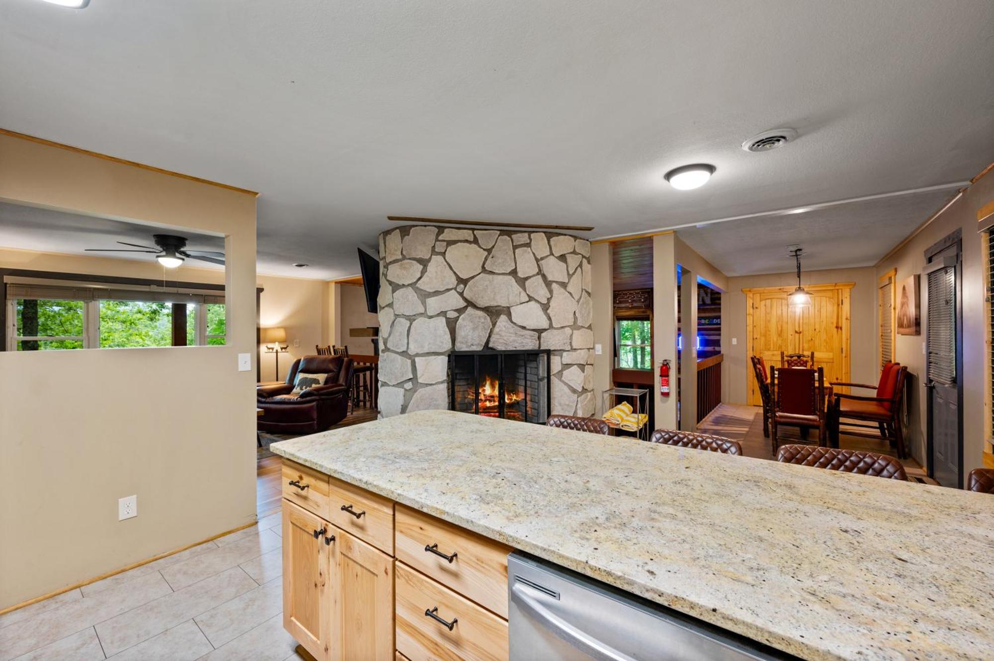 Beautiful Chalet With Fireplace And Large Game Room Gatlinburg Ngoại thất bức ảnh