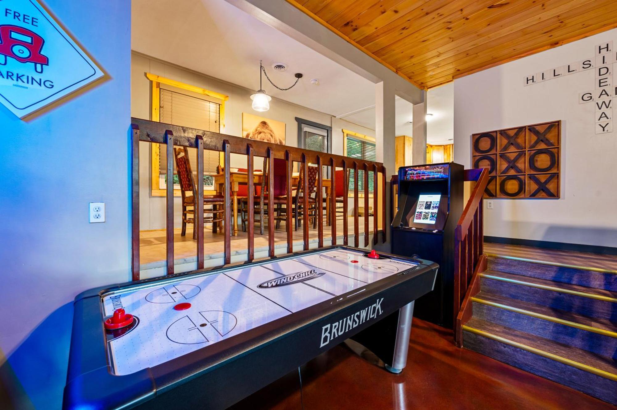 Beautiful Chalet With Fireplace And Large Game Room Gatlinburg Ngoại thất bức ảnh