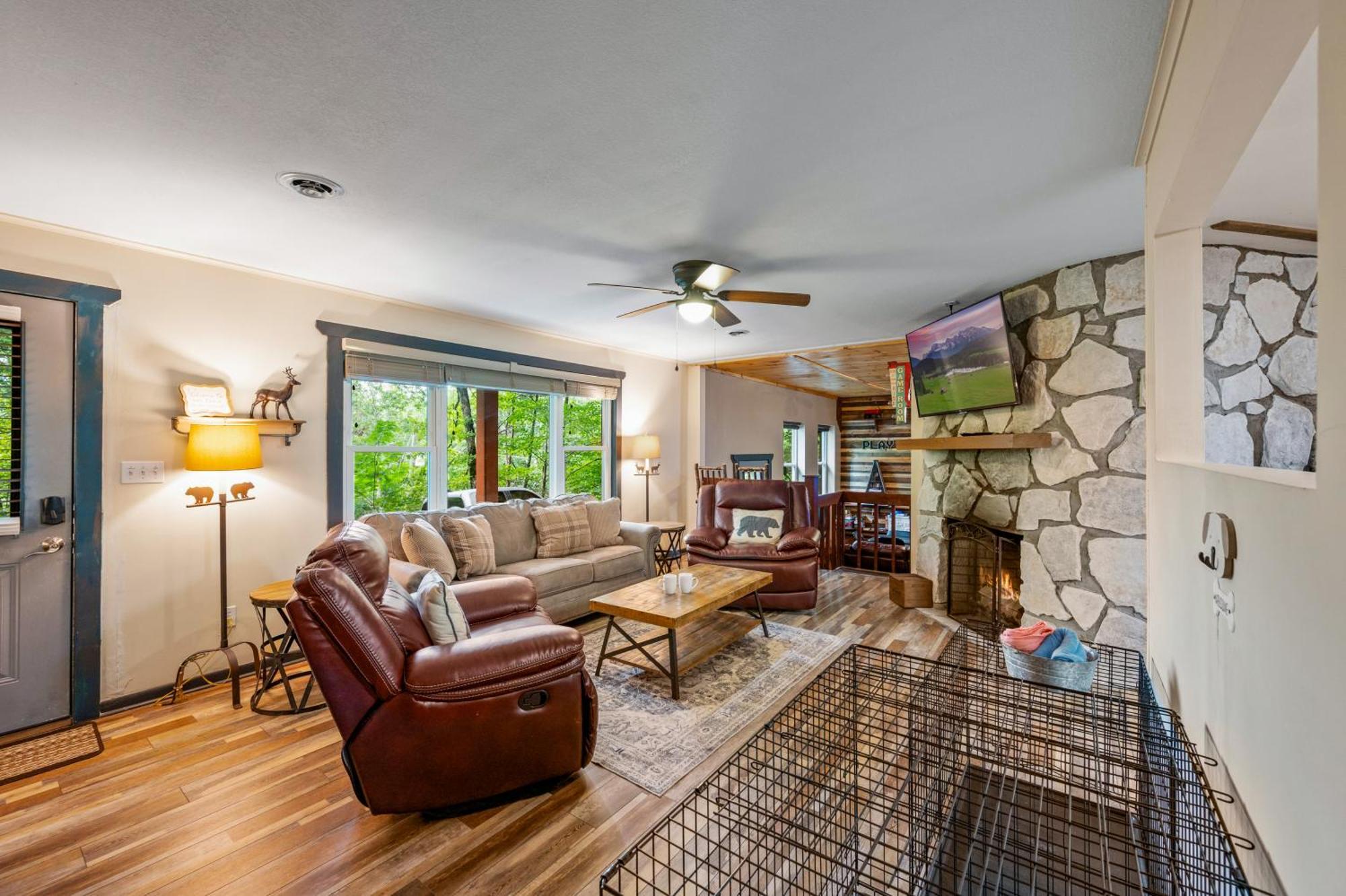 Beautiful Chalet With Fireplace And Large Game Room Gatlinburg Ngoại thất bức ảnh