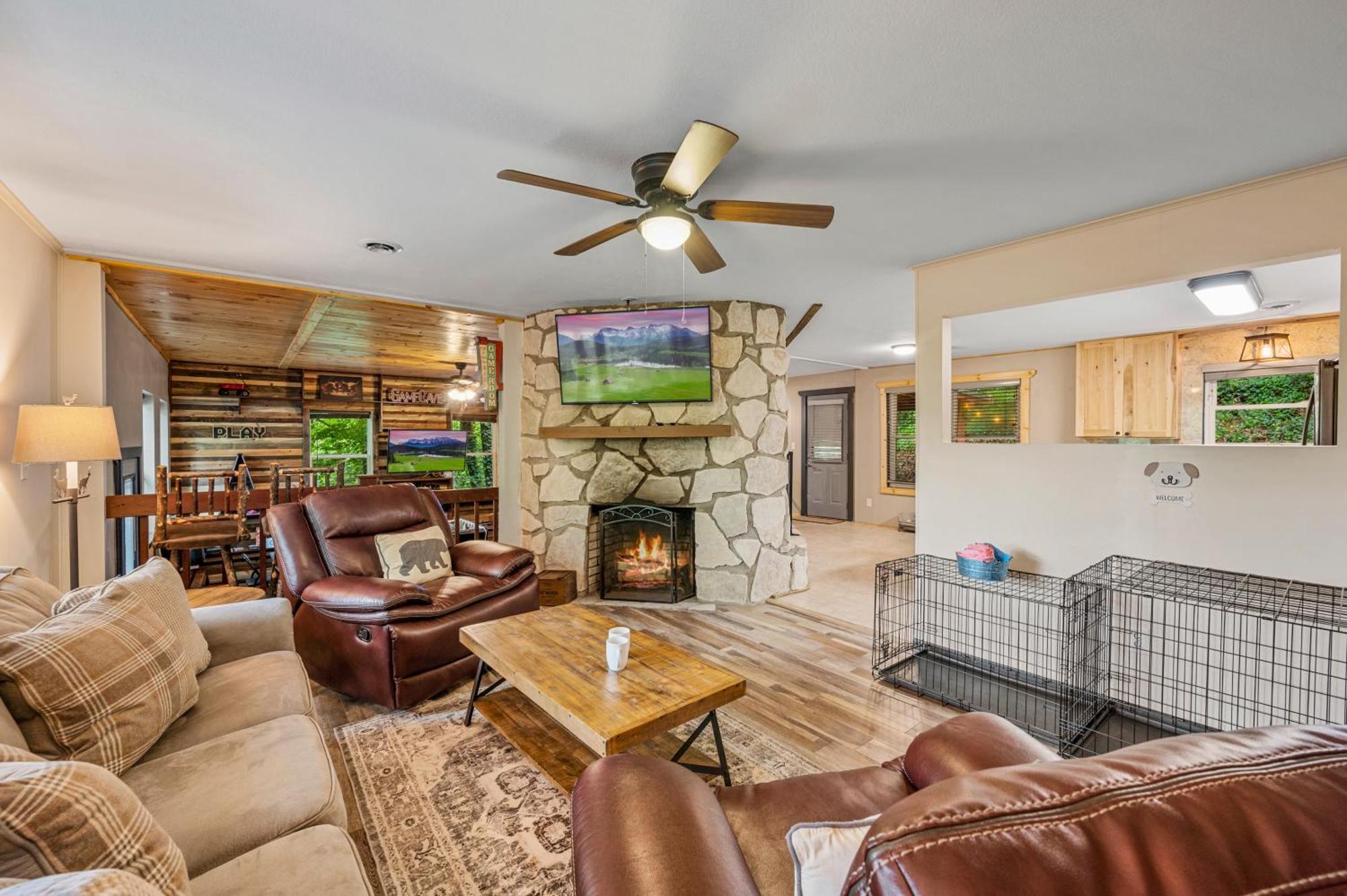 Beautiful Chalet With Fireplace And Large Game Room Gatlinburg Ngoại thất bức ảnh