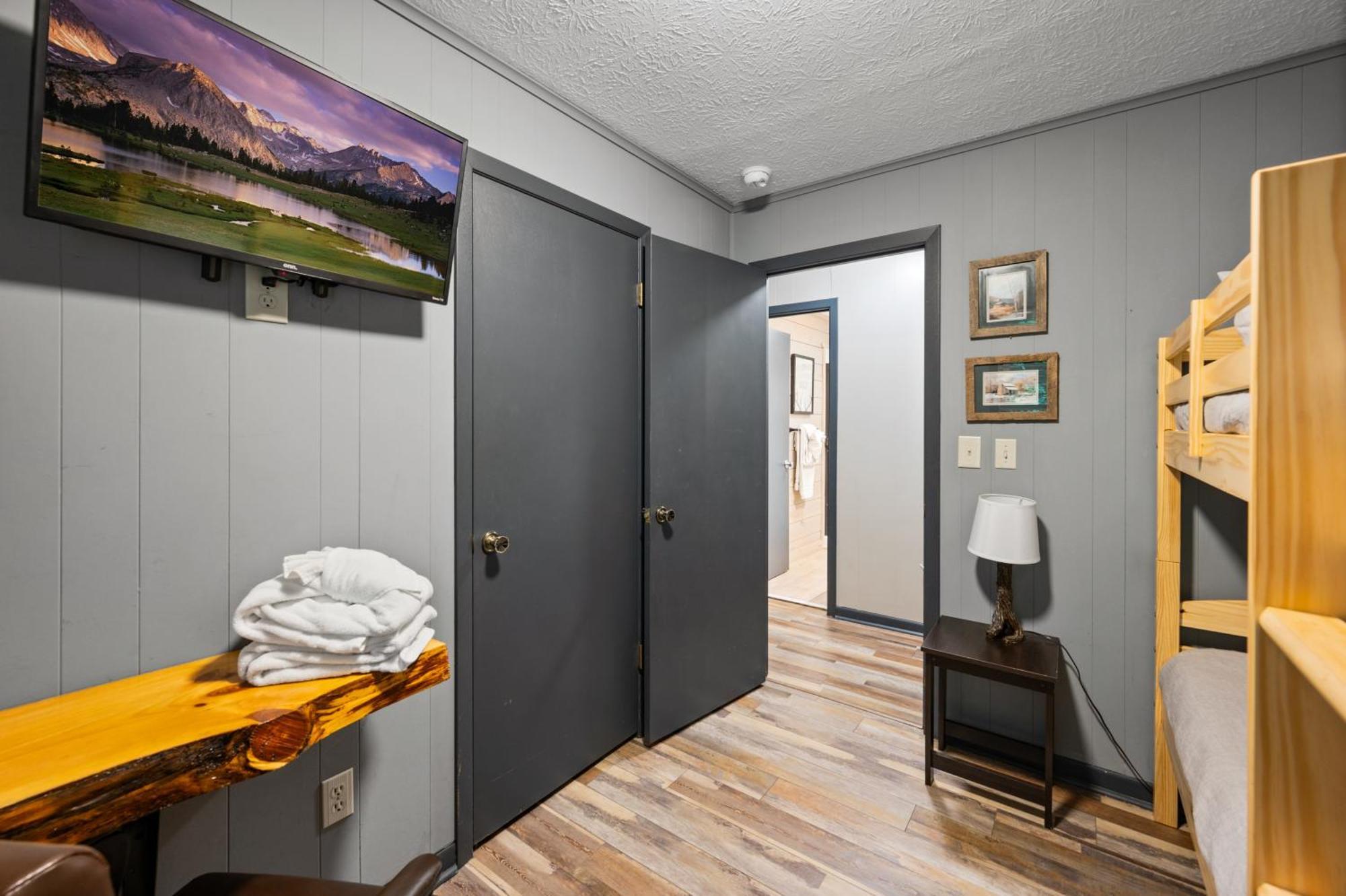 Beautiful Chalet With Fireplace And Large Game Room Gatlinburg Ngoại thất bức ảnh